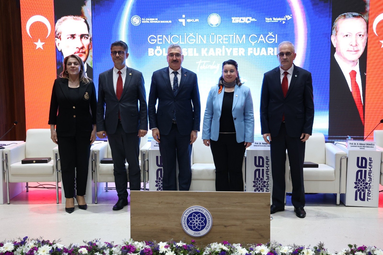 Geçerli görselin alternatif metni yok. Dosya adı: tub.jpg