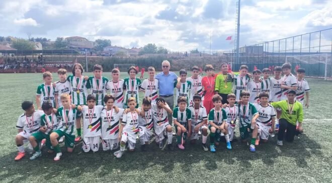 U12 Ligi’nde tüm sporculara madalya