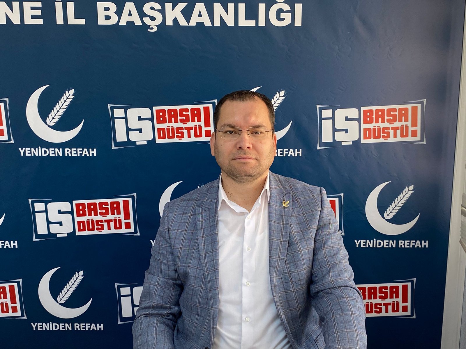 Geçerli görselin alternatif metni yok. Dosya adı: yeniden-refah-hakan-caliskan.jpg