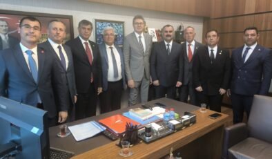 Balkanlı, kurultay imzalarını teslim etti