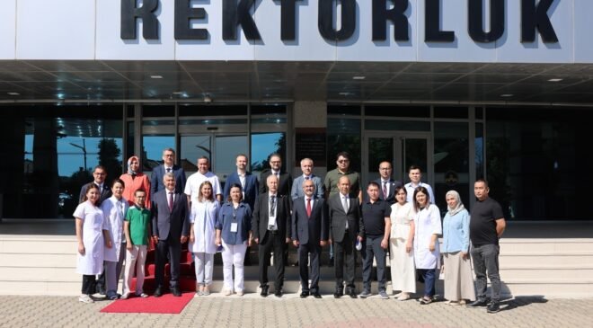 Kazakistanlı hekimlere TÜ de eğitim