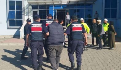 Taksiden 4 kaçak göçmen çıktı!