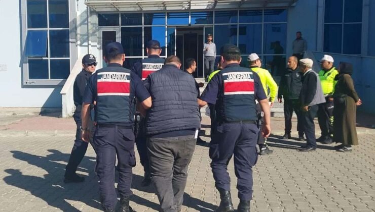 Taksiden 4 kaçak göçmen çıktı!