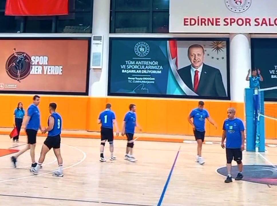 Geçerli görselin alternatif metni yok. Dosya adı: VOLEYBOL-5.jpg
