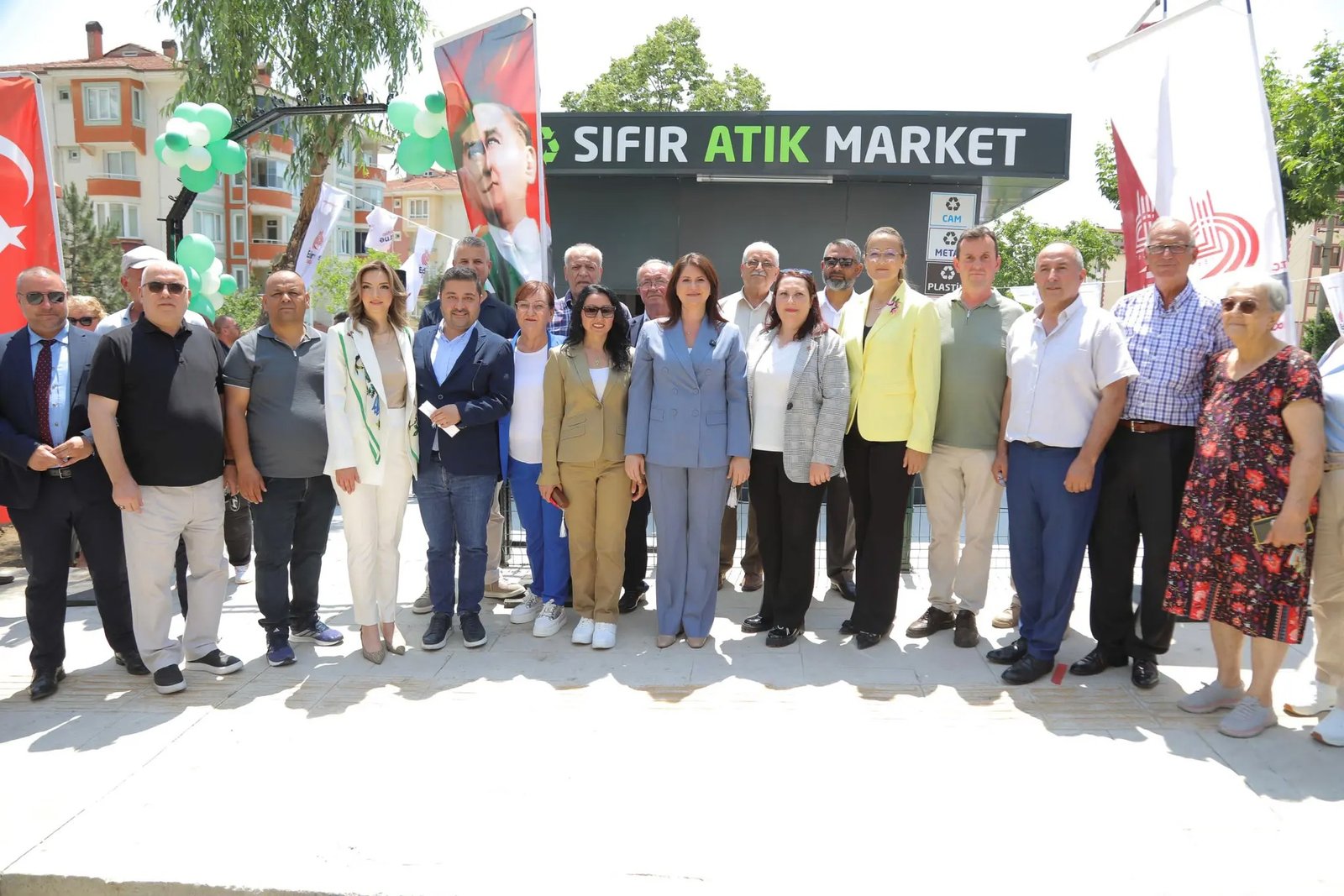 Geçerli görselin alternatif metni yok. Dosya adı: atik-market-7.jpg