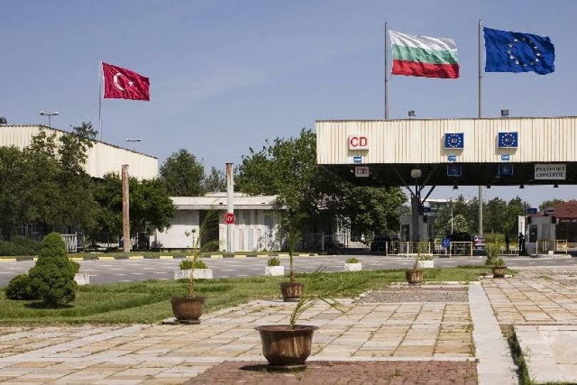 Geçerli görselin alternatif metni yok. Dosya adı: bulgar-sinir.jpg