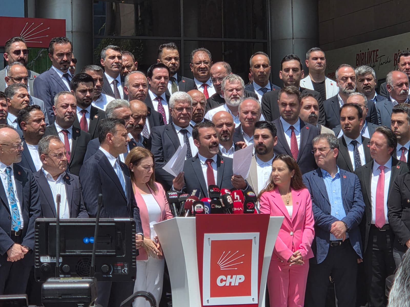 Geçerli görselin alternatif metni yok. Dosya adı: chp-il2.jpg
