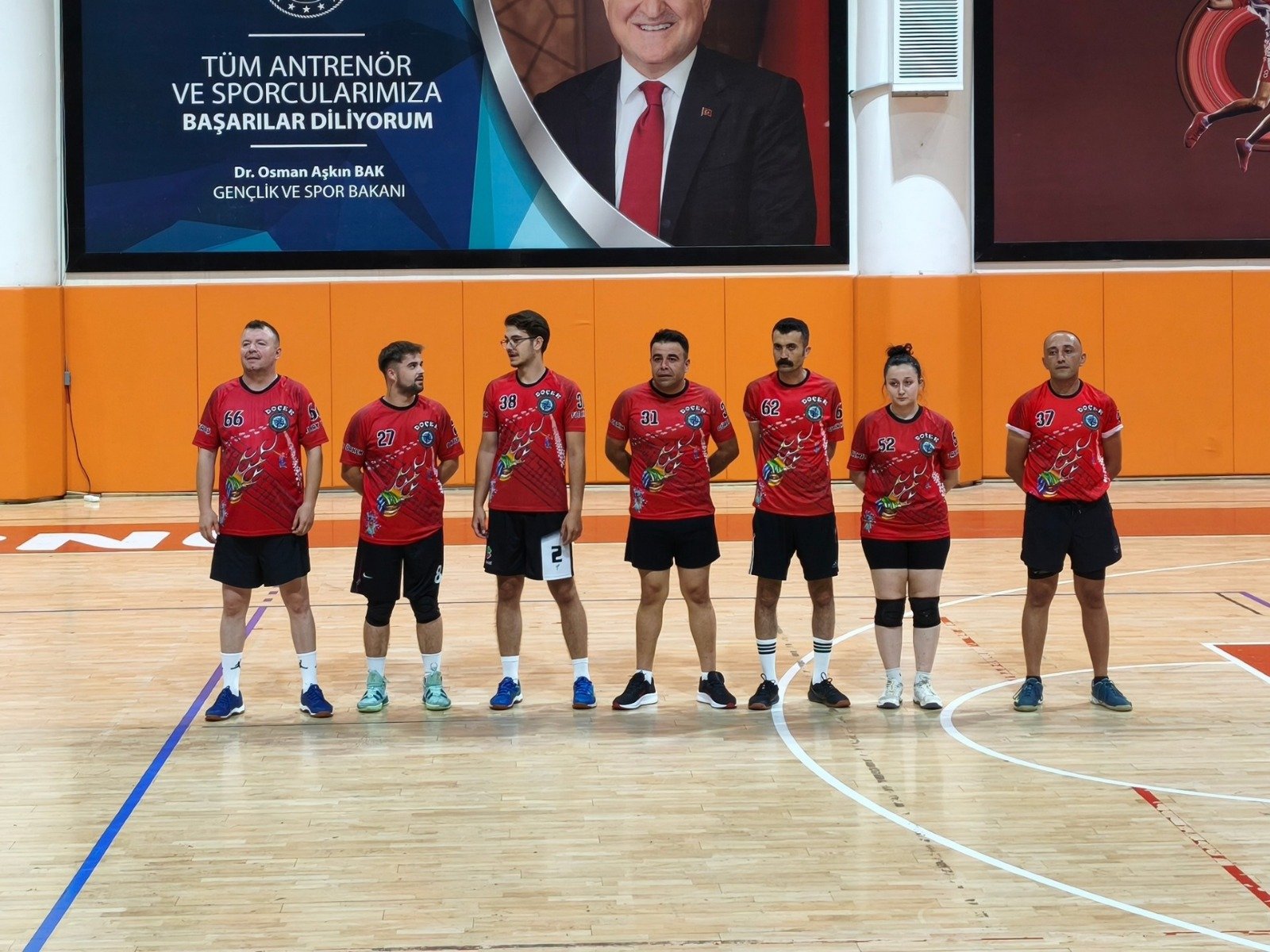 Geçerli görselin alternatif metni yok. Dosya adı: docek-voleybol.jpg