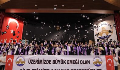 Eğitim Fakültesi’nde mezuniyet coşkusu