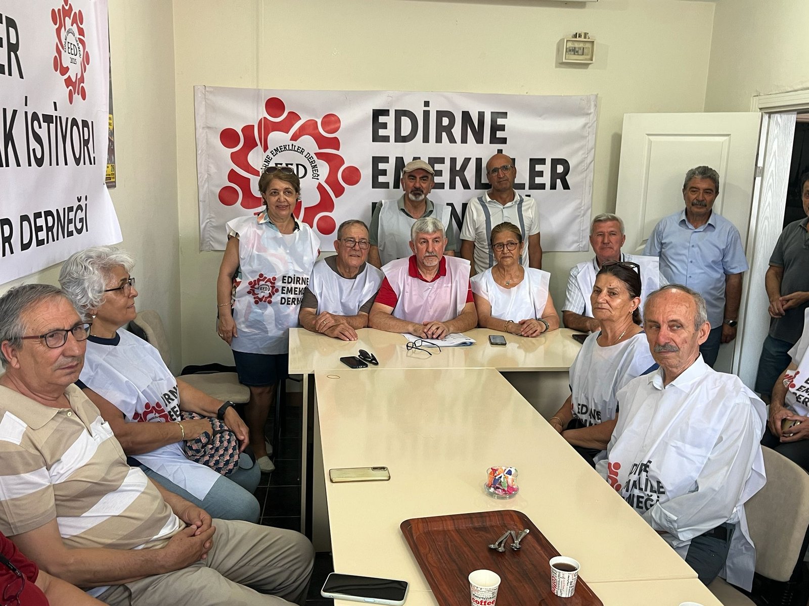Geçerli görselin alternatif metni yok. Dosya adı: emekli-1.jpeg