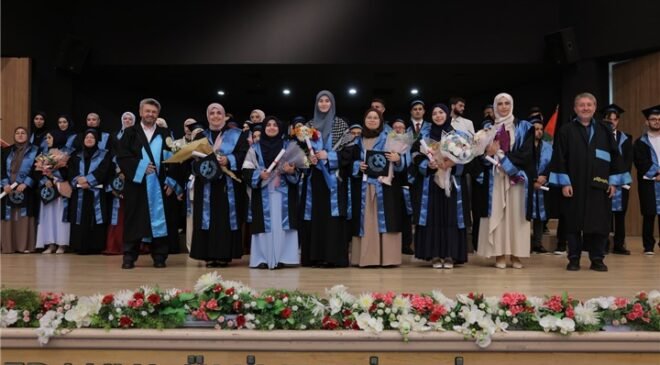 TÜ İlahiyat Fakültesi’nde mezuniyet heyecanı