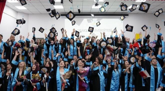 İpsala MYO’da ‘mezuniyet’ coşkusu