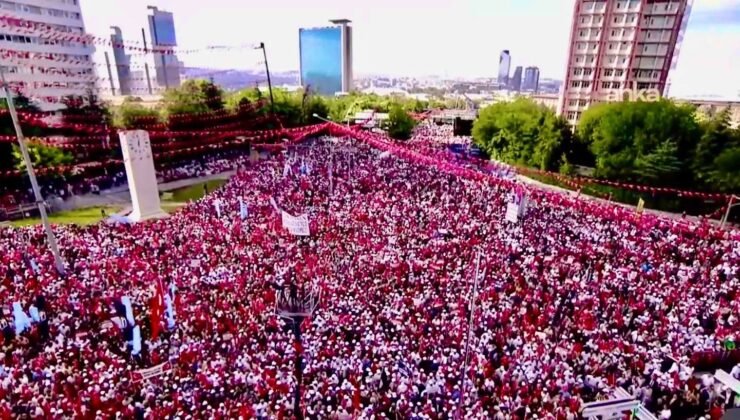 ‘Türkiye korkuya teslim olmayacak’