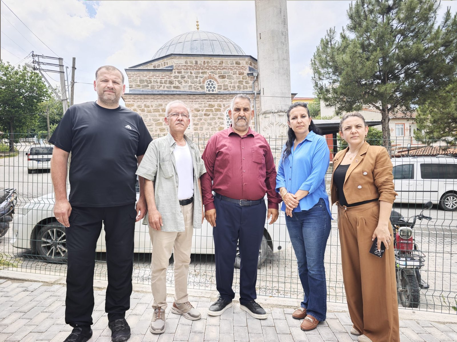Geçerli görselin alternatif metni yok. Dosya adı: muhtarlar.jpg