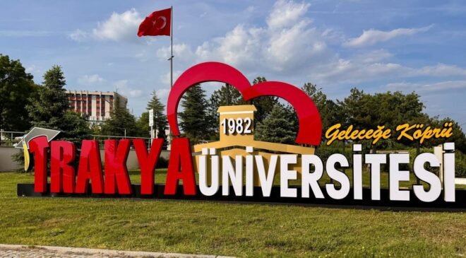 TÜ mezunlarına fotoğraf alanı