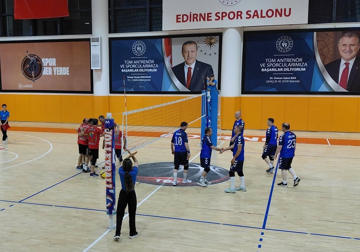 Geçerli görselin alternatif metni yok. Dosya adı: voleybol-1.jpg