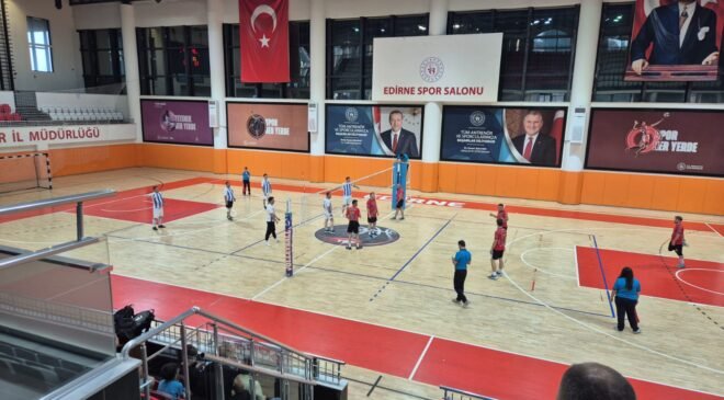 Voleybol turnuvası yarılandı