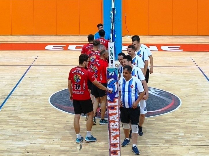 Geçerli görselin alternatif metni yok. Dosya adı: voleybol-8.jpg