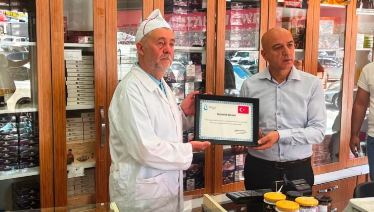 ‘Kurabiyeci Dede’ye teşekkür belgesi