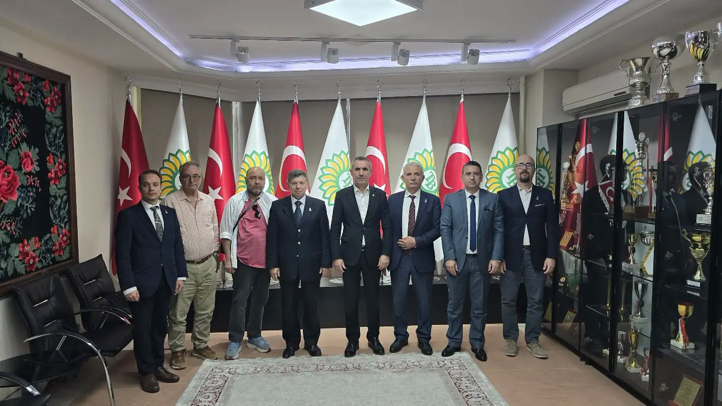 Geçerli görselin alternatif metni yok. Dosya adı: zafer-partisi1.jpg