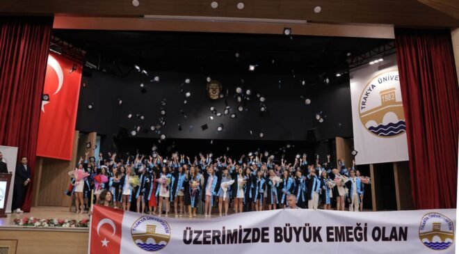 TÜ’de son mezuniyet coşkusu