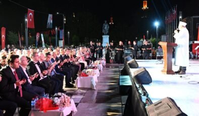 Anıtta ’15 Temmuz’ anması