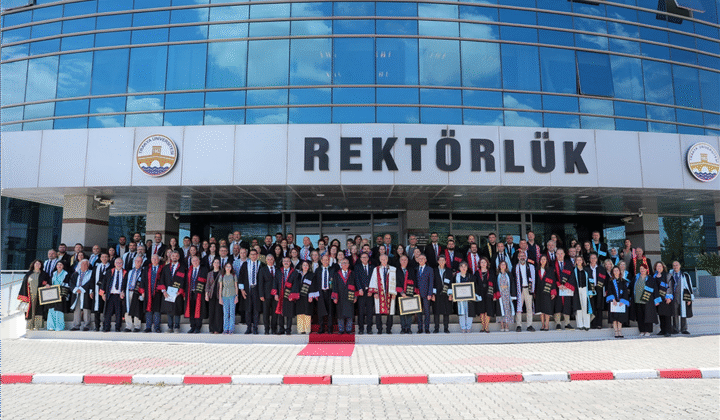 TÜ de Akademik Yükseltme töreni