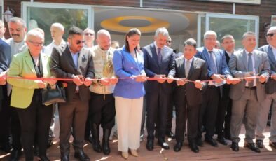 Anıt Park & Kafe açıldı