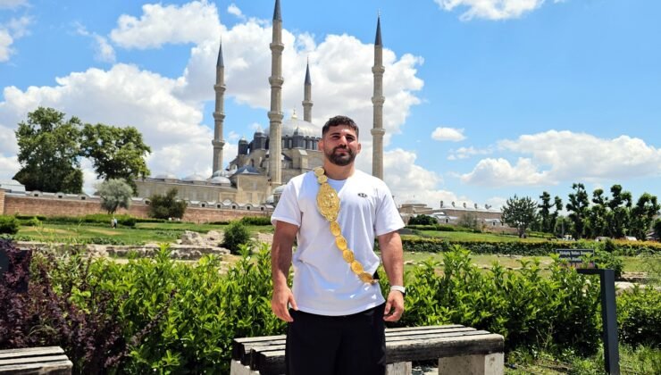 ‘Çocukluk hayalimi gerçekleştirdim’
