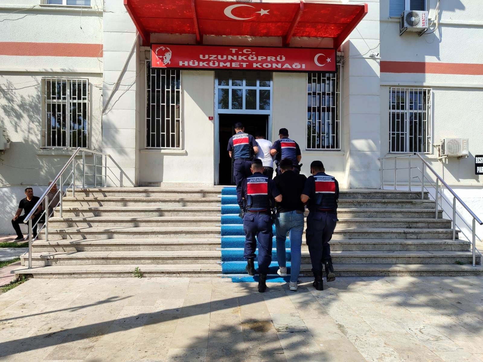 Geçerli görselin alternatif metni yok. Dosya adı: kacak-1.jpg