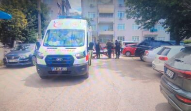 Otomobilin çarptığı kadın yaşamını yitirdi