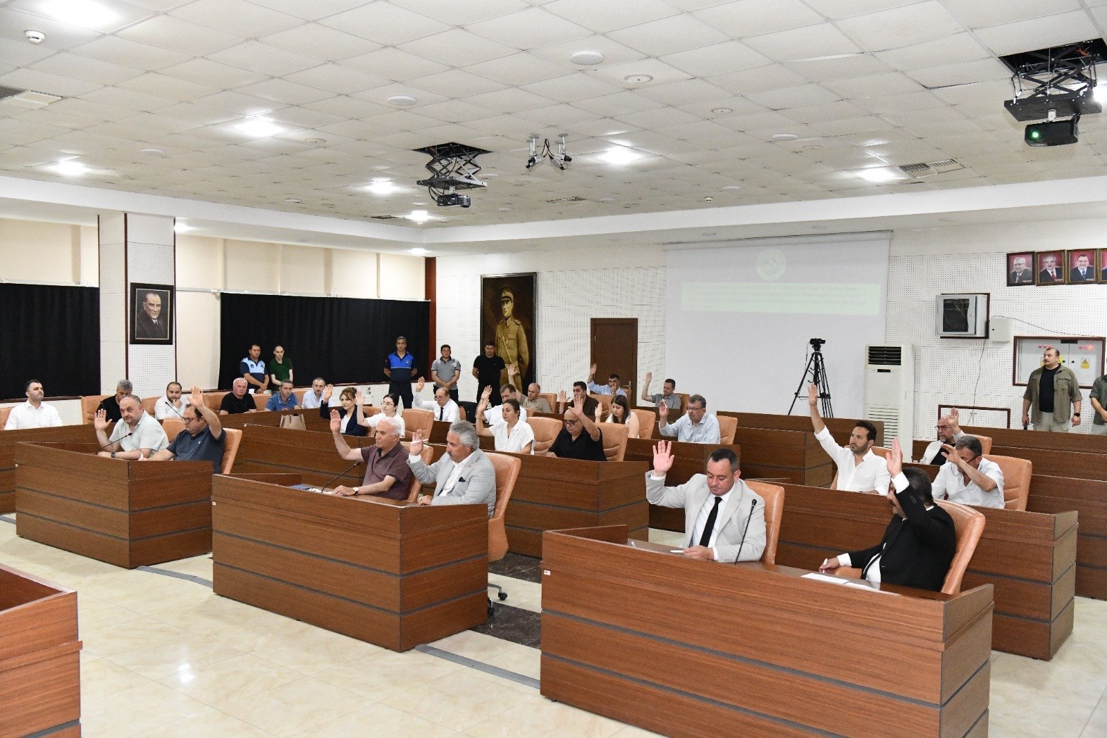 Geçerli görselin alternatif metni yok. Dosya adı: kesan-meclis-1.jpg