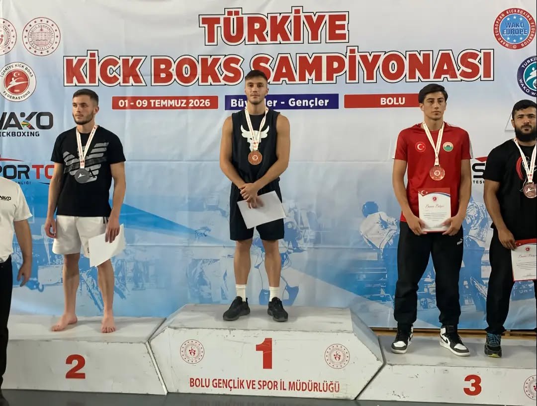 Geçerli görselin alternatif metni yok. Dosya adı: kick-boks.jpg