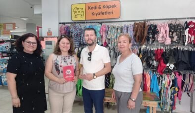 Mano esnafın yanında
