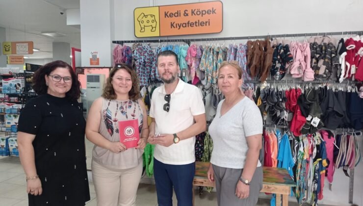 Mano esnafın yanında