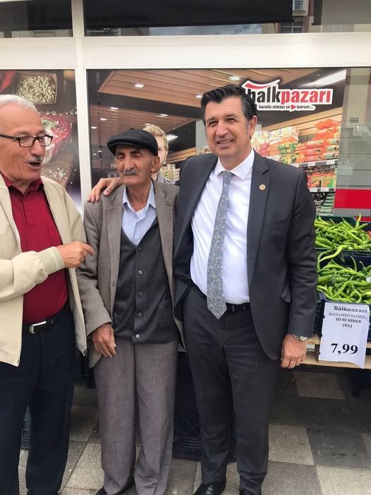 Geçerli görselin alternatif metni yok. Dosya adı: okan.jpg