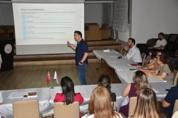 Geçerli görselin alternatif metni yok. Dosya adı: otizm1.jpg