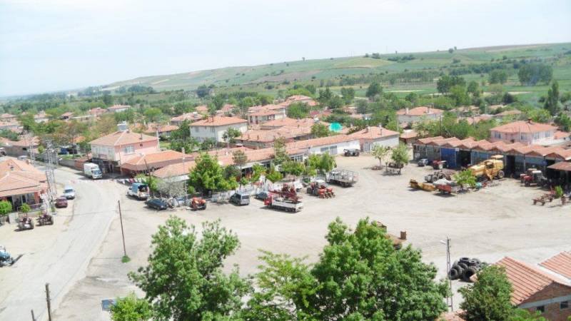 Geçerli görselin alternatif metni yok. Dosya adı: tayakadin.jpg