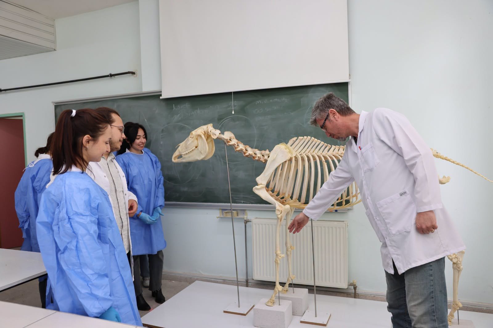 Geçerli görselin alternatif metni yok. Dosya adı: tu-fen.jpg