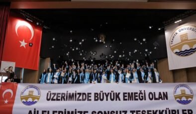 TÜ Mimarlık Fakültesi mezunlarını uğurladı
