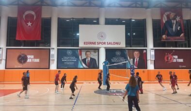 Voleybol turnuvasında finale doğru
