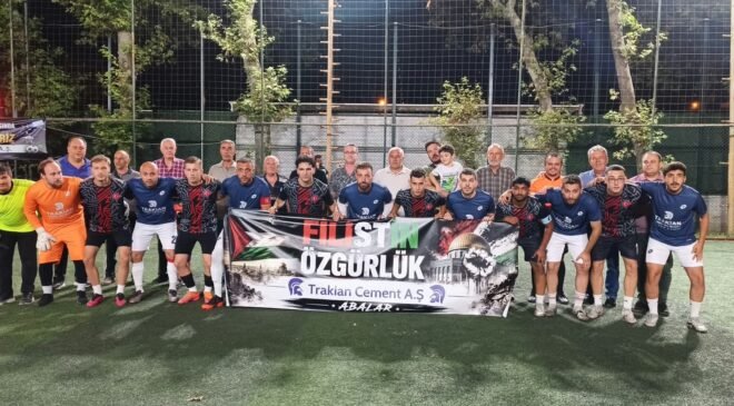 Galibiyeti Filistinli çocuklara armağan ettiler