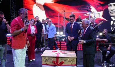 Hakan Altun’a ‘çeyiz sandığı’ hediyesi