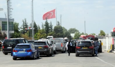 Sınırda 2,5 milyon gurbetçi hareketi!