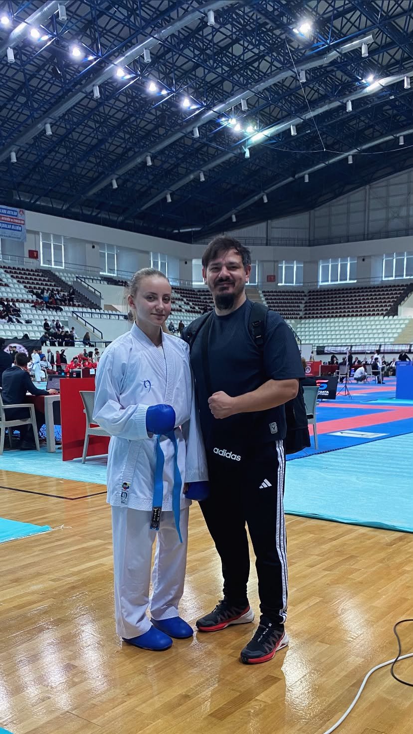 Geçerli görselin alternatif metni yok. Dosya adı: karate-1.jpg
