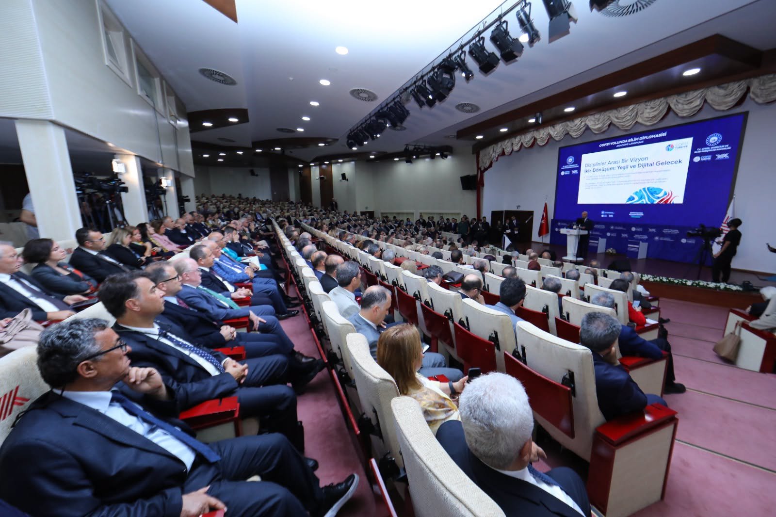 Geçerli görselin alternatif metni yok. Dosya adı: tu-konf1.jpg