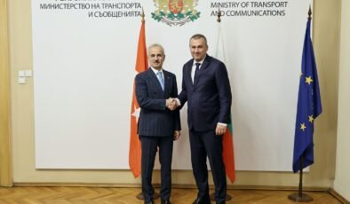 Bakan Uraloğlu komşuda