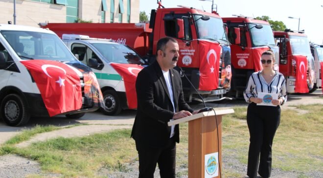 Uzunköprü Belediyesi’ne 13 hizmet aracı