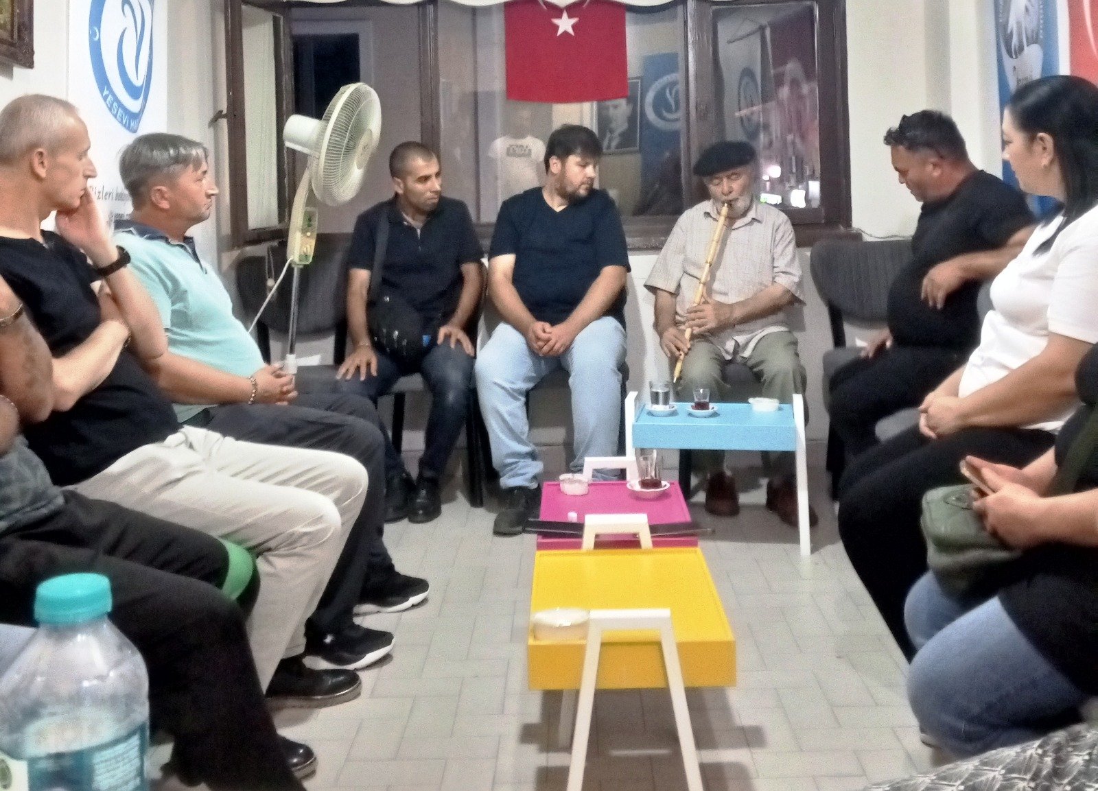 Geçerli görselin alternatif metni yok. Dosya adı: yesevi.jpg