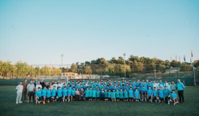 Şükrüpaşa Spor’dan futbolculara ‘tatlı’ ziyaret